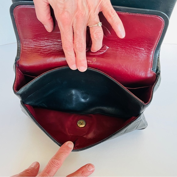 Chanel Classic Double Flap Black Lambskin Bag Vintage - Picture 16 of 16